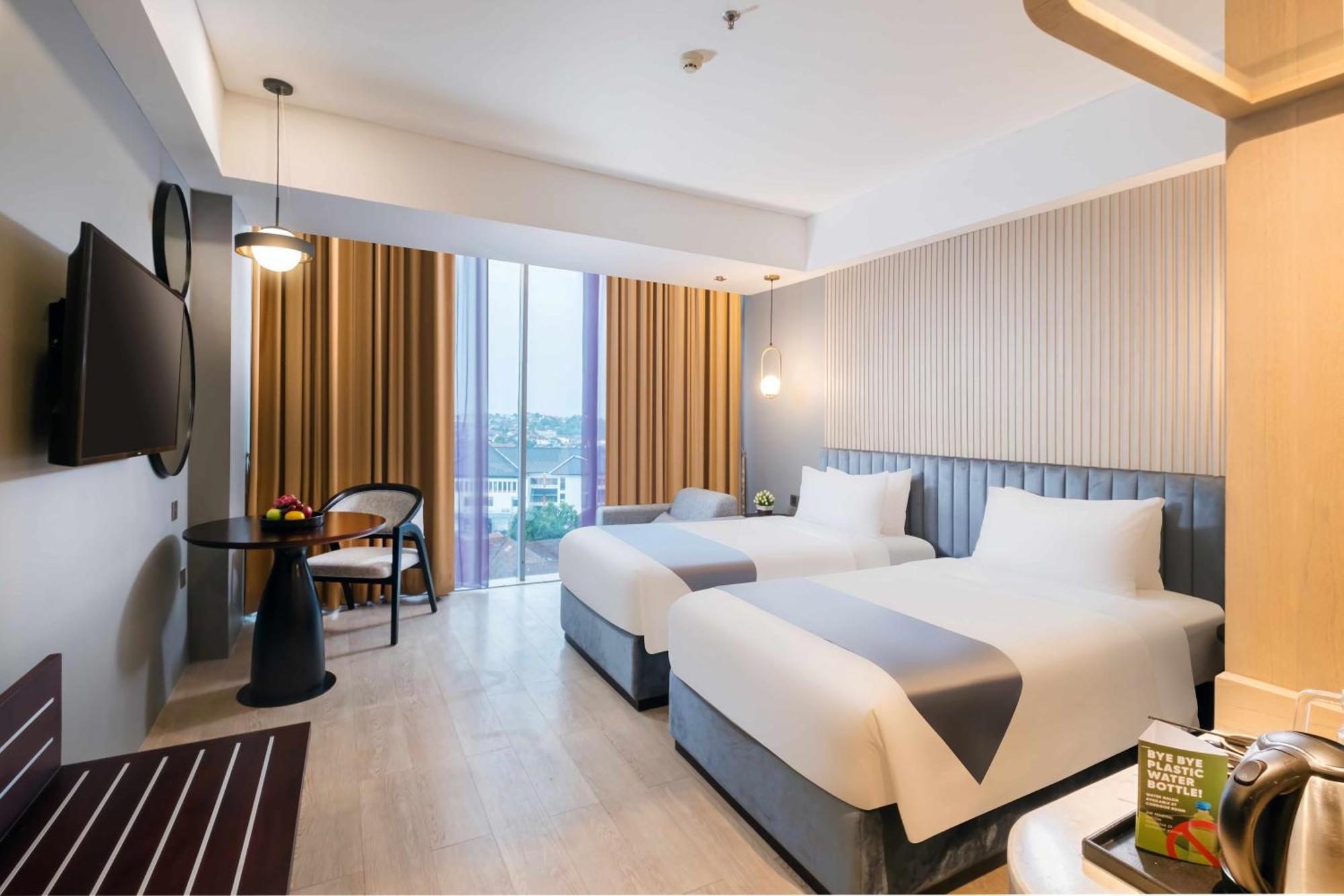 Grand Edge Hotel Semarang Extérieur photo