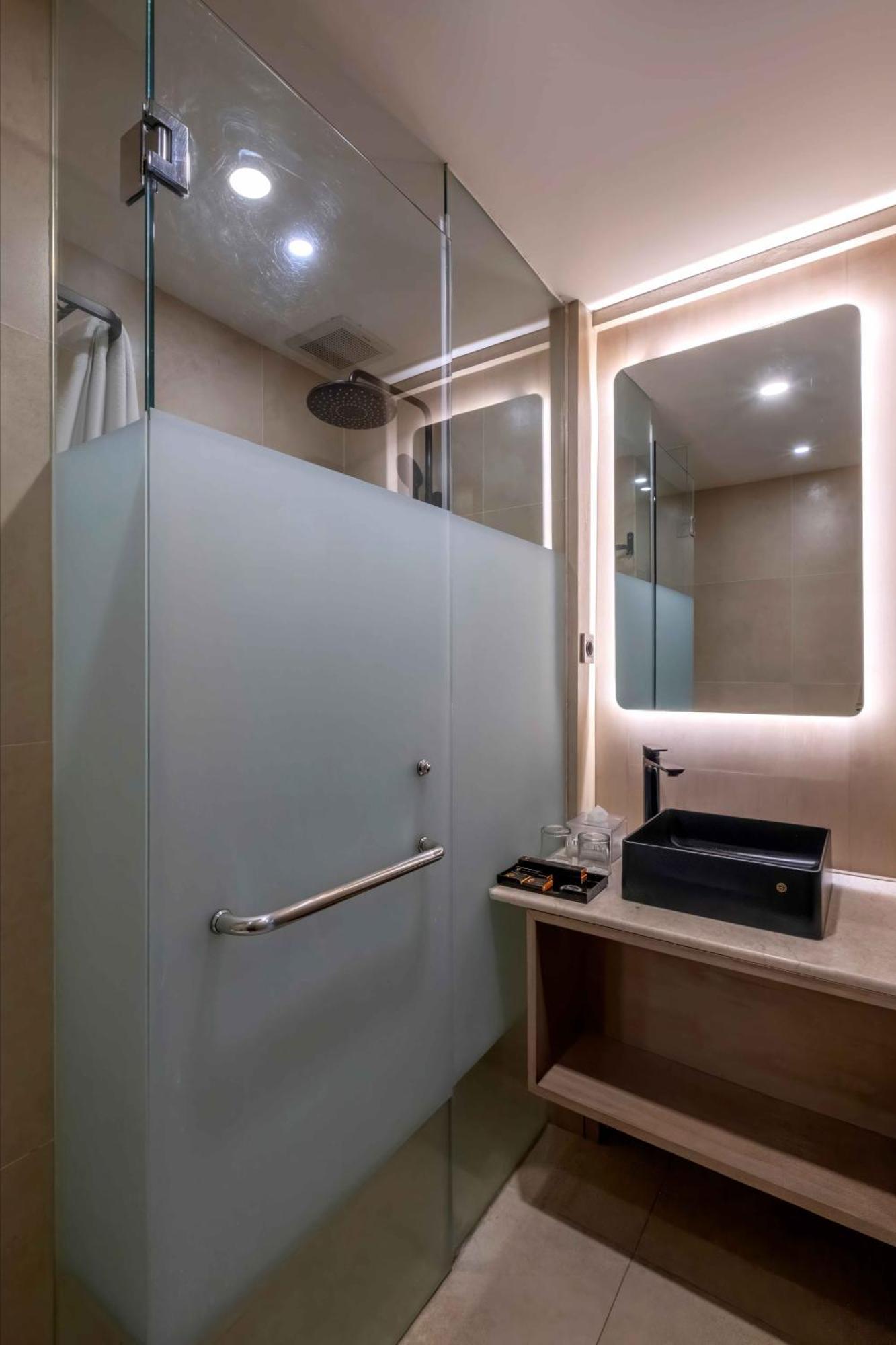 Grand Edge Hotel Semarang Extérieur photo