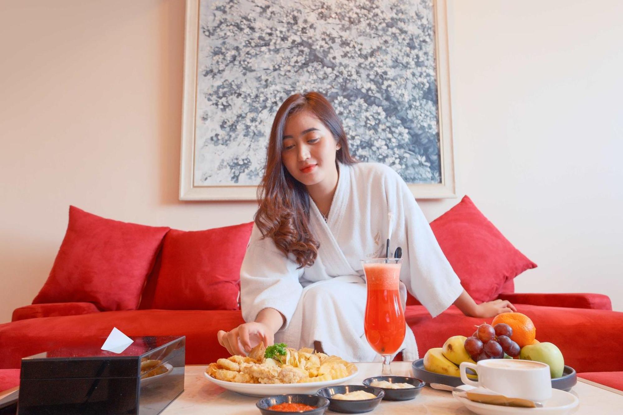 Grand Edge Hotel Semarang Extérieur photo