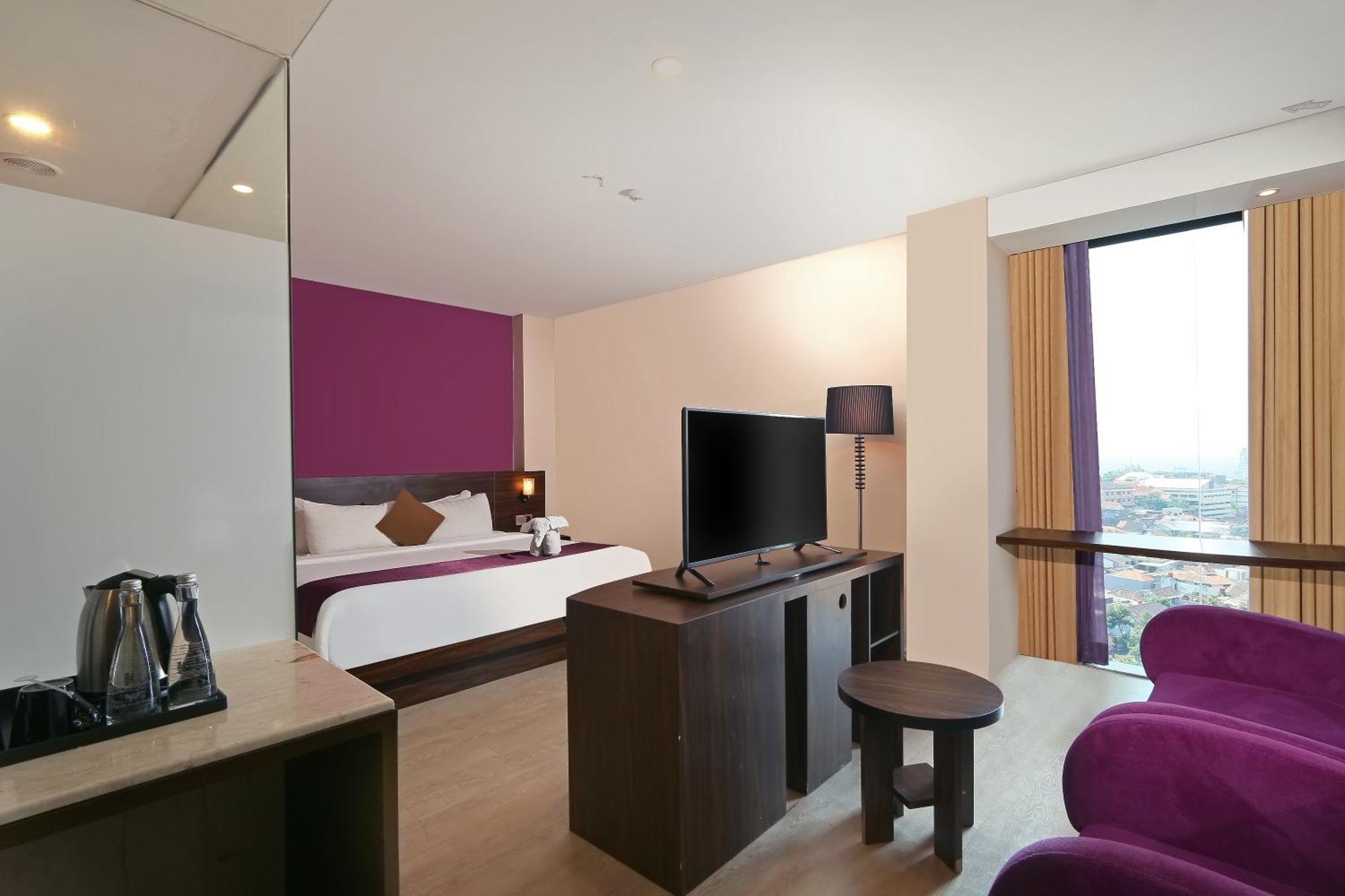 Grand Edge Hotel Semarang Extérieur photo