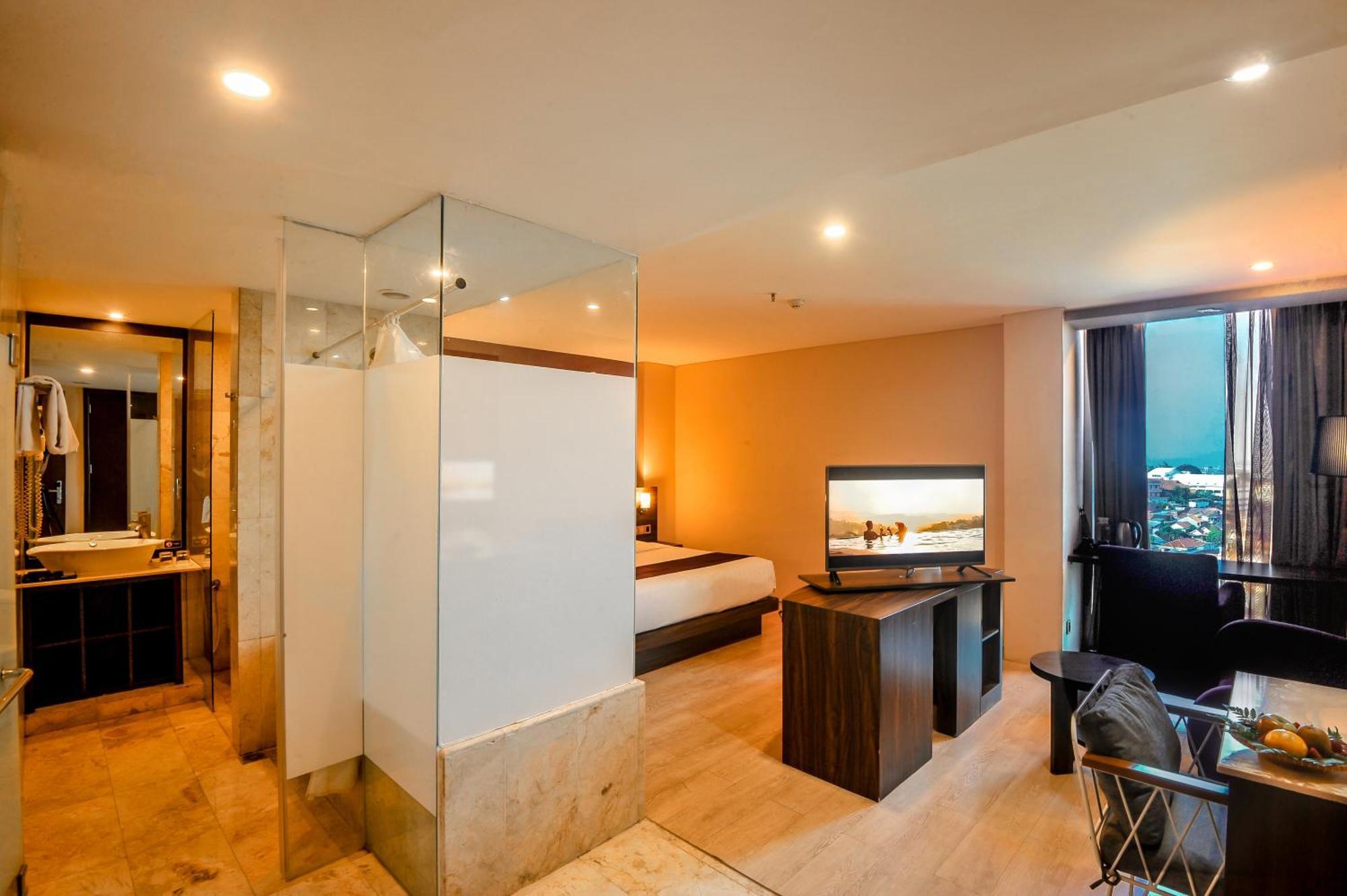 Grand Edge Hotel Semarang Extérieur photo