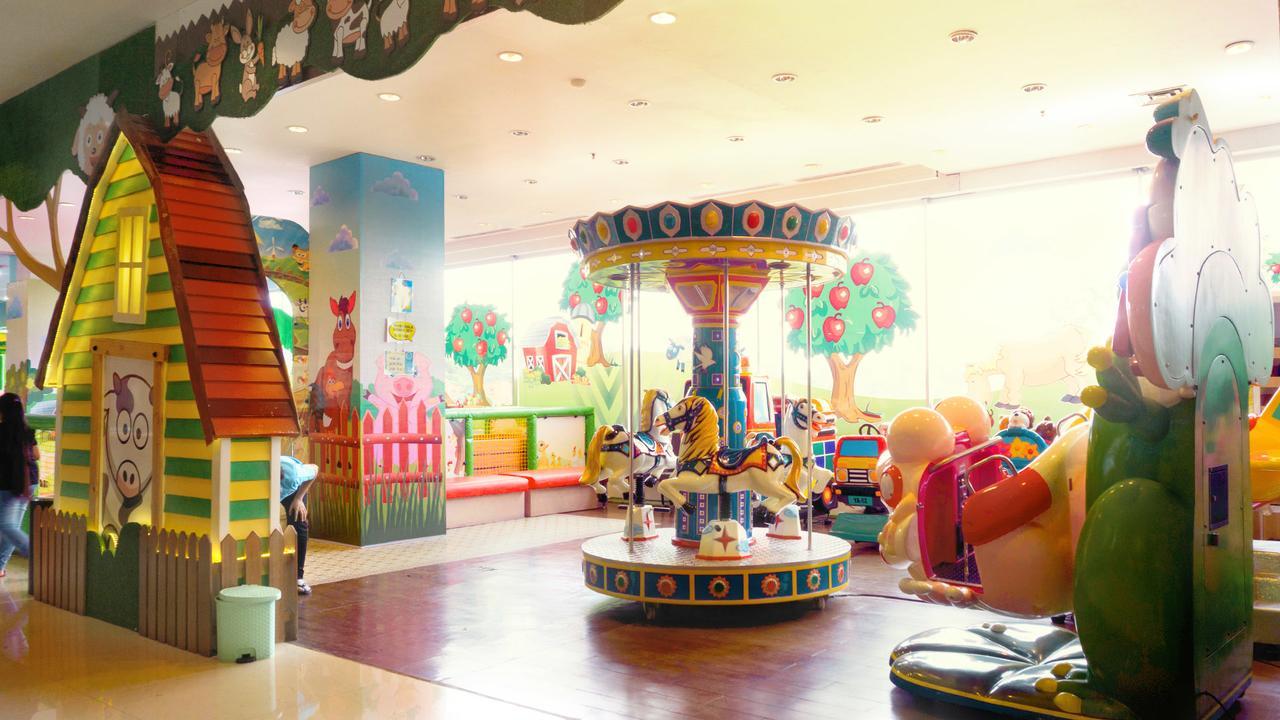 Grand Edge Hotel Semarang Extérieur photo