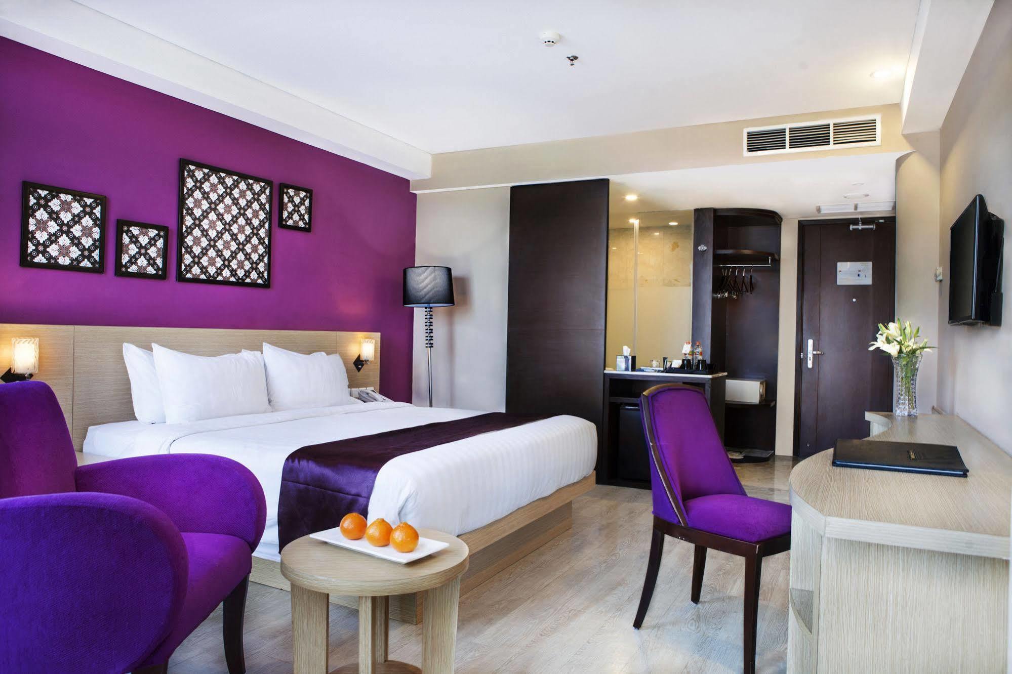 Grand Edge Hotel Semarang Extérieur photo